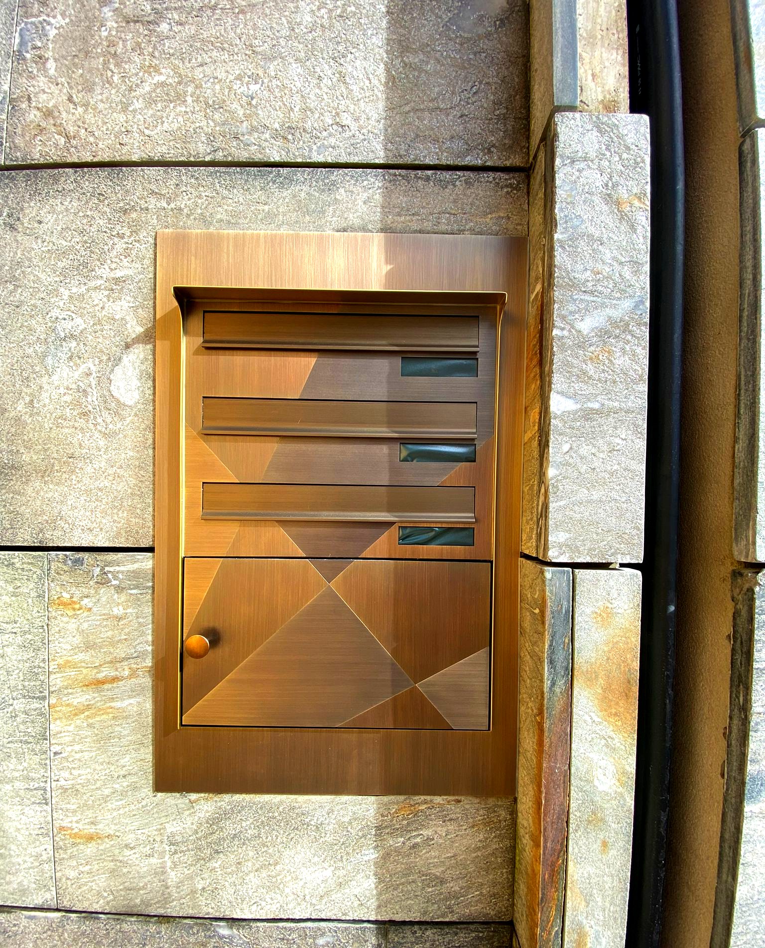 Boîte aux lettres laiton bruni